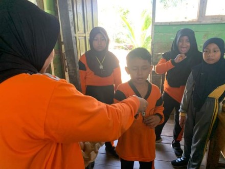 pembagaian Telor Bersama PKK 